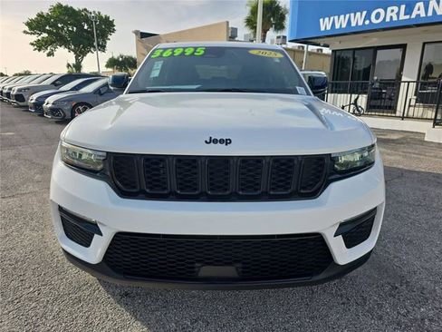 Used 2025 Jeep Grand Cherokee Limited w/ Black Appearance Package AWD/4WD image 2