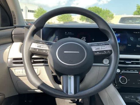 Used 2025 Hyundai Tucson SEL FWD image 19