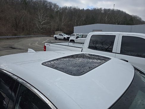 Certified 2024 Buick Envista Avenir image 13