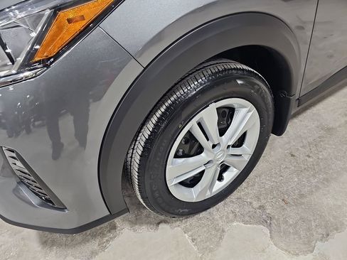 Used 2025 Nissan Kicks Play S image 28