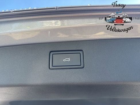 New 2025 Volkswagen Tiguan SE image 25