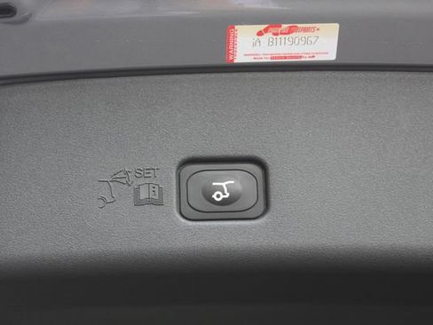 Used 2025 Lincoln Nautilus Reserve w/ Jet Appearance Package AWD/4WD image 7