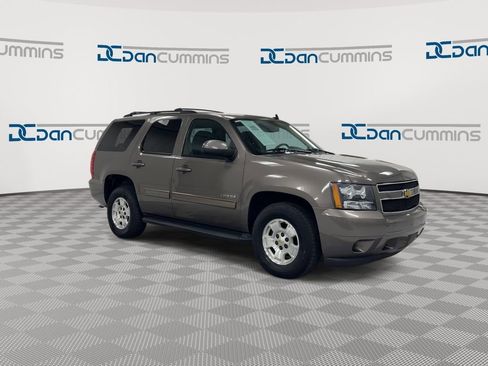 Used 2013 Chevrolet Tahoe LS w/ Convenience Package RWD image 2