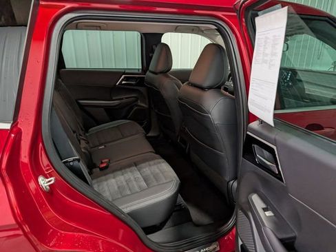 Used 2023 Mitsubishi Outlander SE image 26