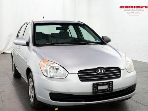 Used 2009 Hyundai Accent GLS w/ Popular Equipment Pkg 5 FWD image 1