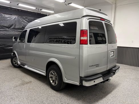 Used 2016 GMC Savana 2500 RWD image 8