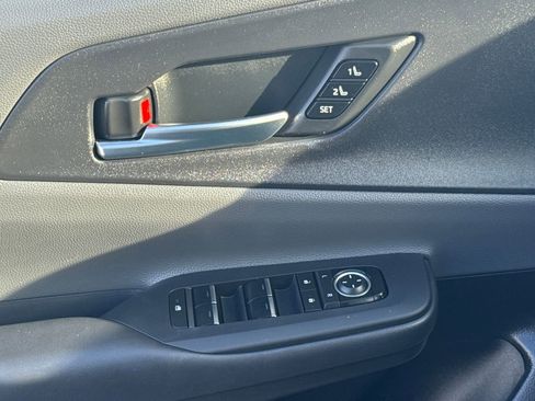 Used 2024 Toyota Prius Limited image 36