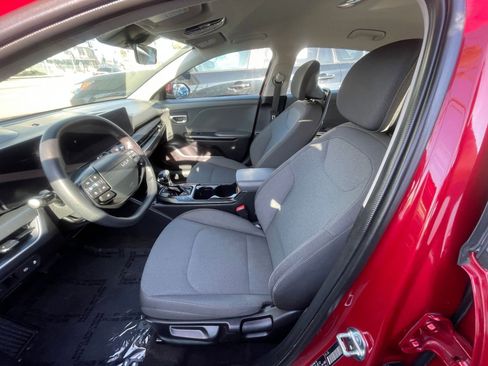 Used 2025 Kia K4 LXS image 30