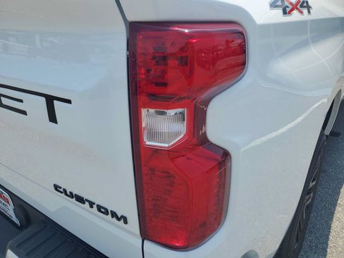 Used 2026 Chevrolet Silverado 1500 Custom w/ LPO, Dark Essentials Package AWD/4WD image 18