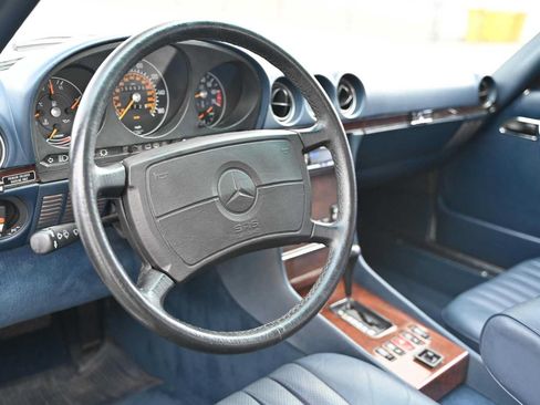 Used 1989 Mercedes-Benz 560 SL image 18