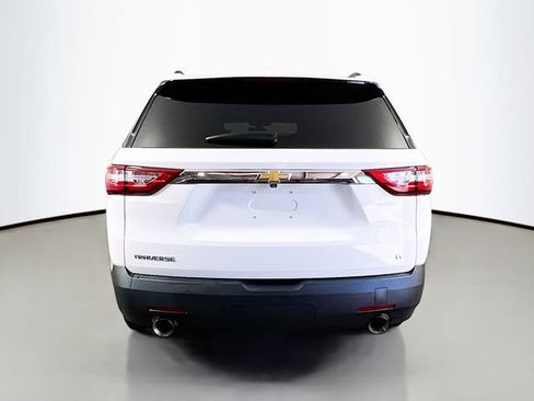 Used 2021 Chevrolet Traverse LT image 24