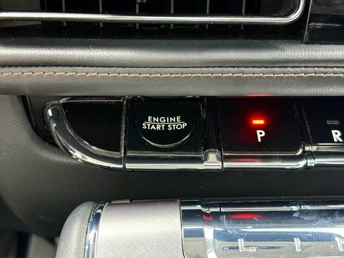 Used 2025 Lincoln Aviator AWD w/ Equipment Group 101A image 29
