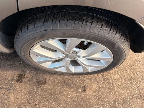 Used 2020 Land Rover Range Rover Evoque SE image 45