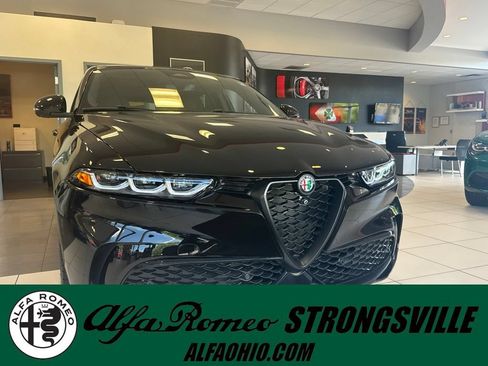 New 2025 Alfa Romeo Tonale AWD/4WD image 1