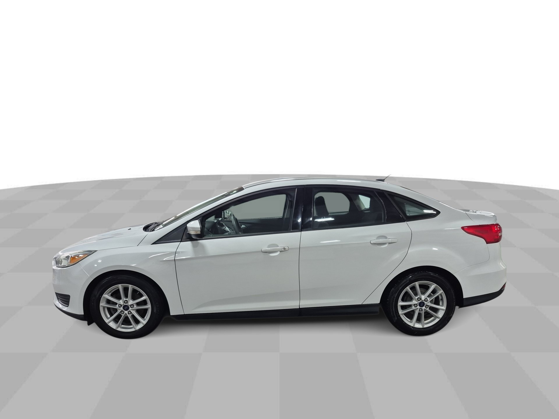 Used 2015 Ford Focus SE FWD image 6