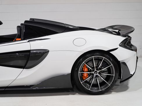 Used 2020 McLaren 600LT Spider RWD image 35