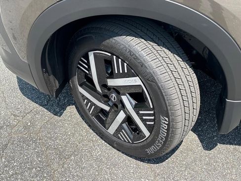 Used 2026 Nissan Kicks SV w/ Charging Package FWD image 22