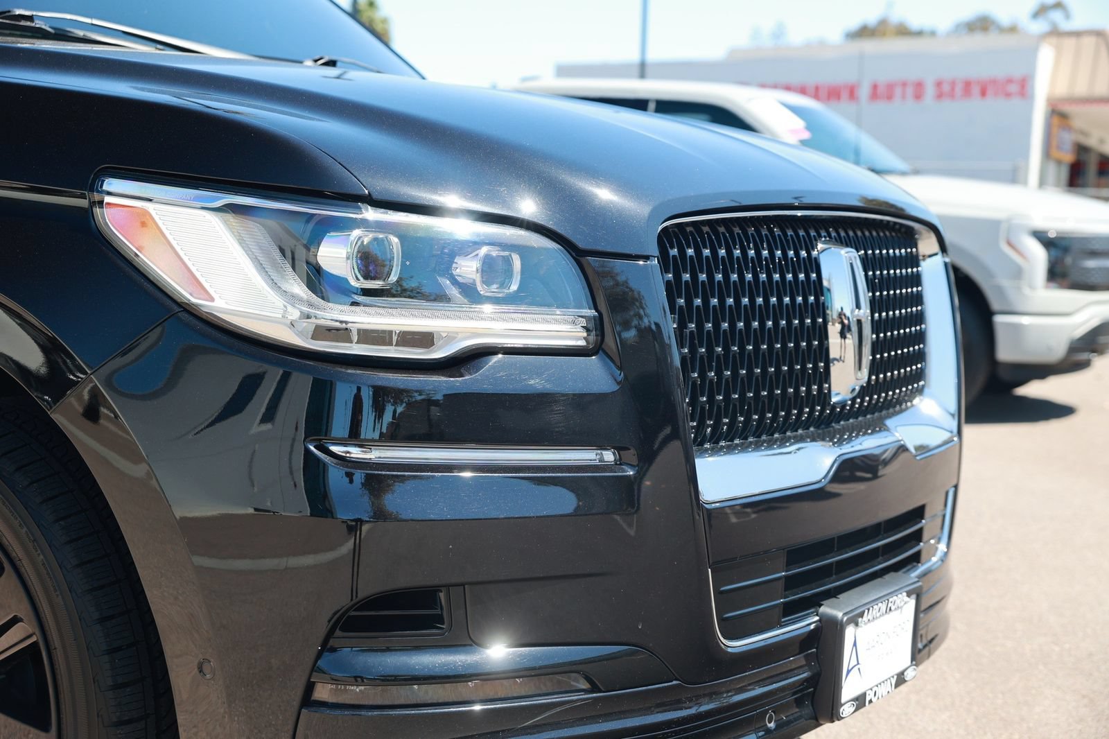 Used 2024 Lincoln Navigator L Reserve AWD/4WD image 9