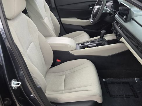 Certified 2023 Honda Accord EX image 17