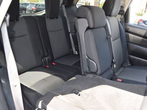 Used 2018 Nissan Pathfinder S AWD/4WD image 39