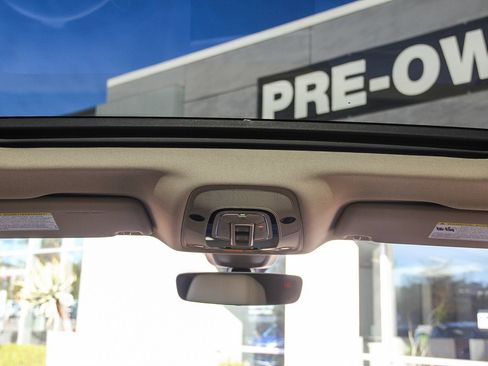 Used 2023 Audi Q5 2.0T Premium w/ Convenience Package image 17