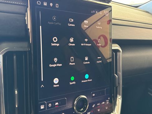 Used 2025 GMC Acadia Elevation image 51