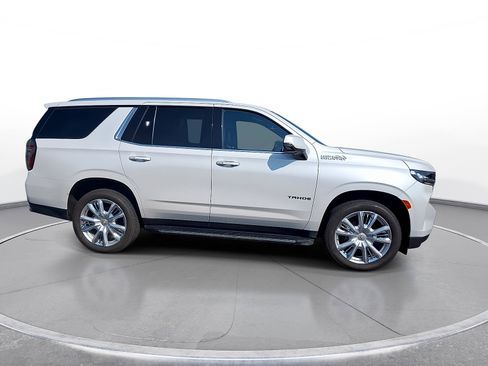 Used 2022 Chevrolet Tahoe High Country AWD/4WD image 9