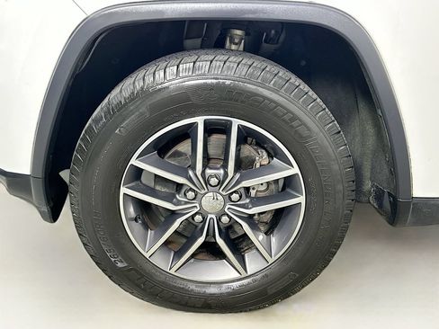 Used 2017 Jeep Grand Cherokee Limited w/ Luxury Group II RWD image 24