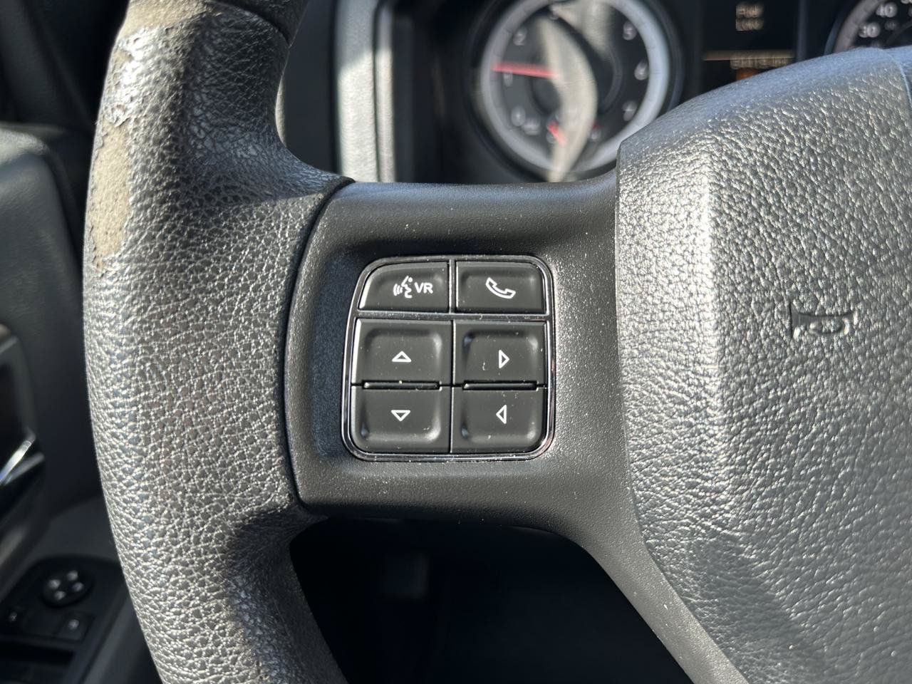 Used 2018 RAM 1500 SLT AWD/4WD image 47