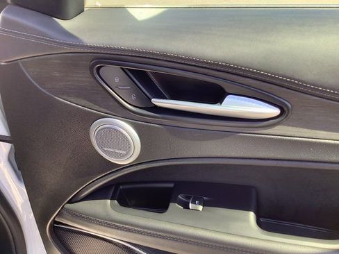 Used 2022 Alfa Romeo Stelvio Ti image 39