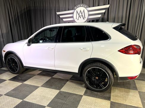Used 2014 Porsche Cayenne image 17