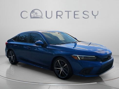 Used 2023 Honda Civic Touring image 9