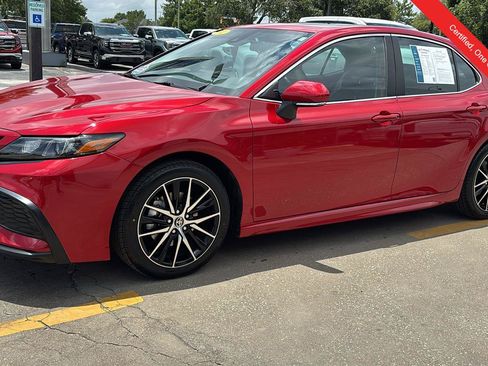 Used 2024 Toyota Camry SE FWD image 3