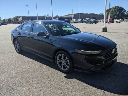 Used 2024 Honda Accord EX image 2