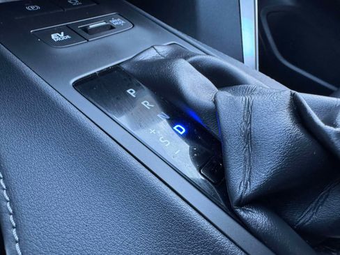 Certified 2023 Toyota Venza LE image 35