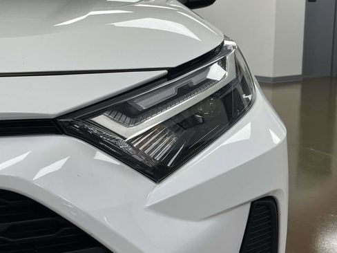 Used 2023 Toyota RAV4 XLE AWD/4WD image 11