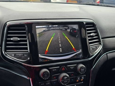 Used 2021 Jeep Grand Cherokee Limited AWD/4WD image 24