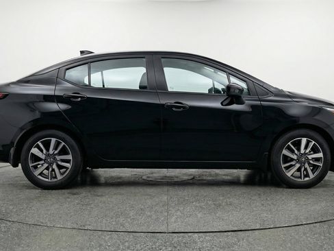Used 2025 Nissan Versa SV image 11