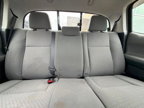 Used 2020 Toyota Tacoma SR5 w/ SR5 Appearance Package (SM) RWD image 26