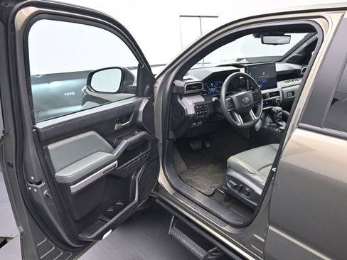 Used 2024 Toyota Tacoma Trailhunter image 27