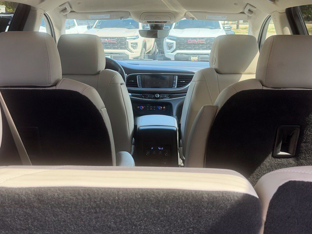 Used 2022 Buick Enclave Essence w/ Sport Touring Edition FWD image 9