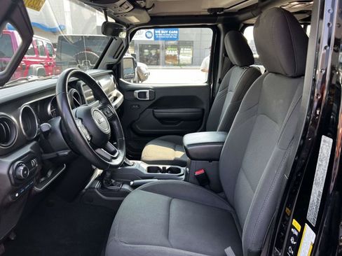 Used 2023 Jeep Wrangler Unlimited w/ Cold Weather Group AWD/4WD image 13