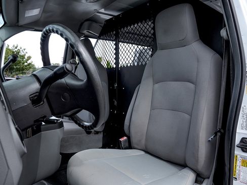 Used 2013 Ford E-150 and Econoline 150 image 19