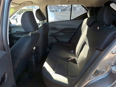 Used 2024 Nissan Kicks S image 11