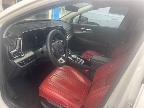Used 2024 Kia Sportage LX AWD/4WD image 9