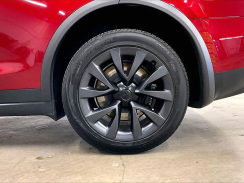 Used 2023 Tesla Model X image 11