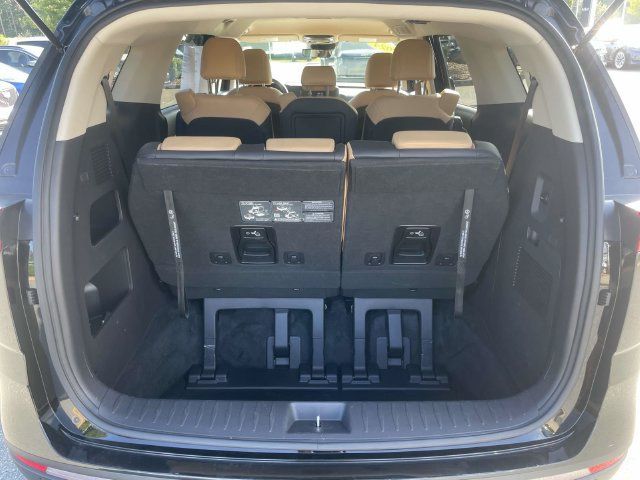 Certified 2024 Kia Carnival LX FWD image 20