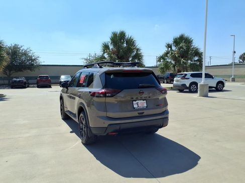 Used 2025 Nissan Rogue SV w/ Rock Creek Premium Package AWD/4WD image 4