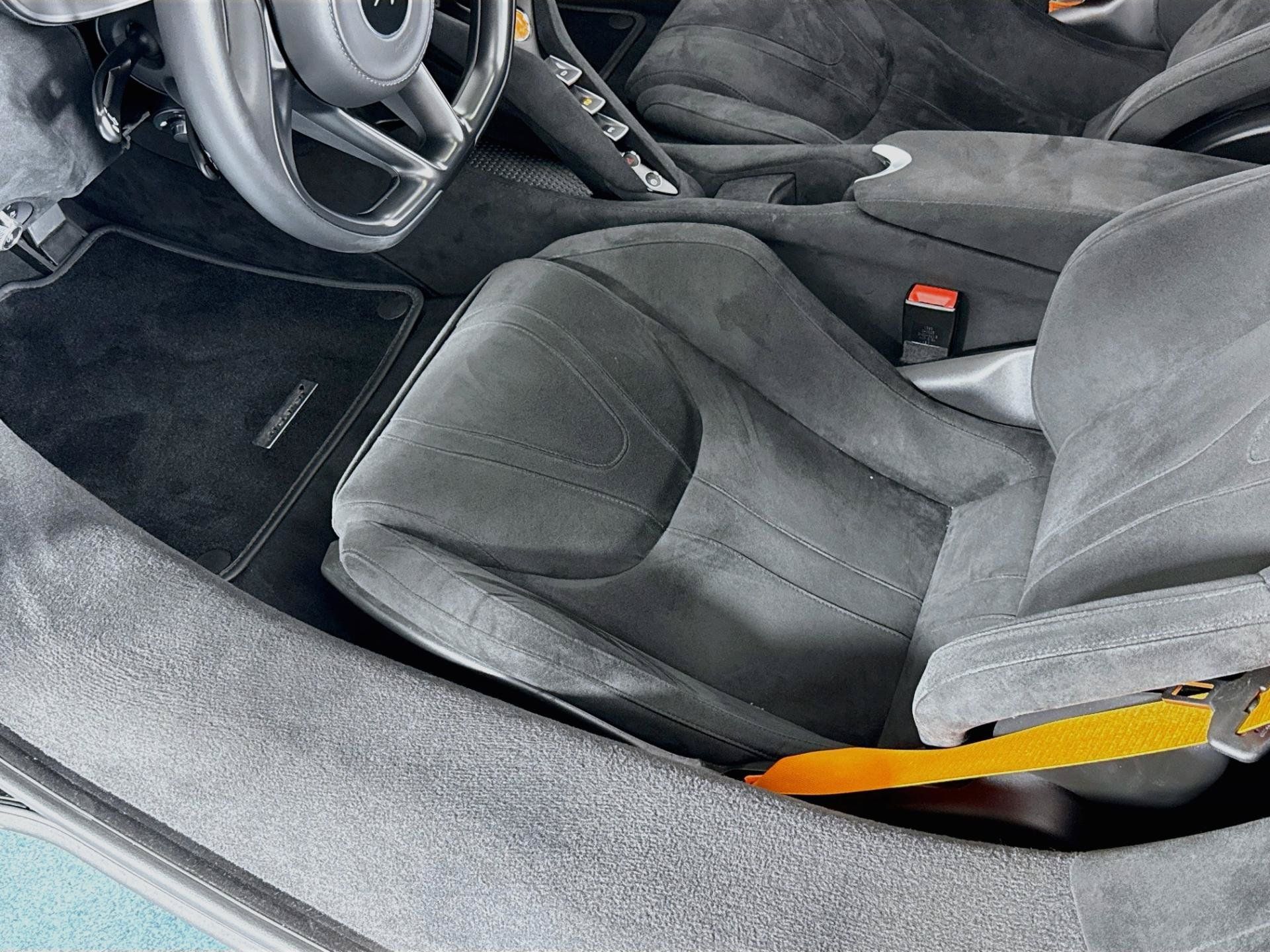 Used 2025 McLaren 750S RWD image 21