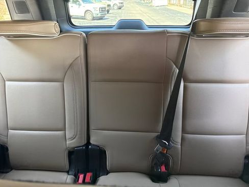 Used 2024 Chevrolet Suburban Premier AWD/4WD image 35